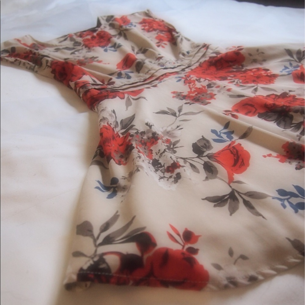 Red and tan floral dress!